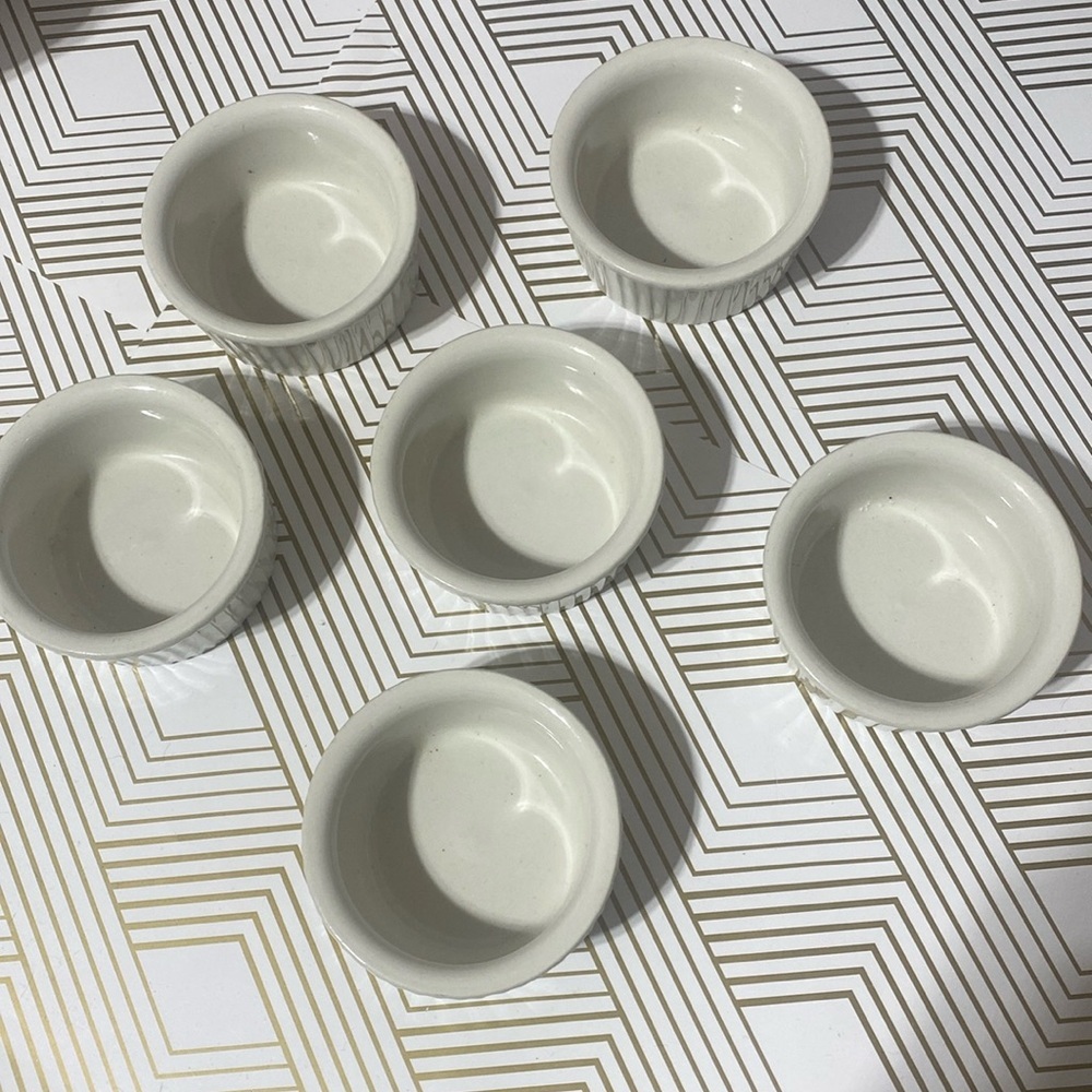 Vintage hall small ramekins